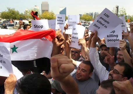 «هيومن رايتس ووتش» تطالب الإمارات بالتراجع عن قرارها بترحيل معارضين سوريين 