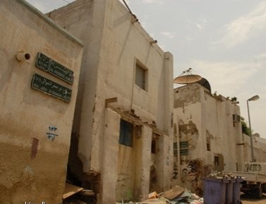 فصل الكهرباء عن حي الرويس 17 جمادى الأولى..والسكان يرفضون تسليم صكوكهم للشركة المطورة 