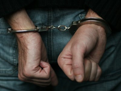 القبض على شاب عشريني قام بالاعتداء على والديه القبض على شاب عشريني قام بالاعتداء على والديه